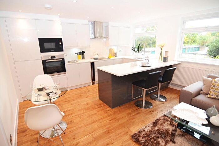 1 Bedroom Flat To Rent In Harrowdene Gardens, Teddington, TW11