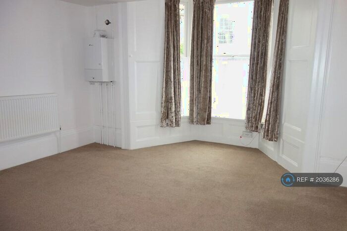 1 Bedroom Flat To Rent In Hill Park Crescent, Plymouth, PL4