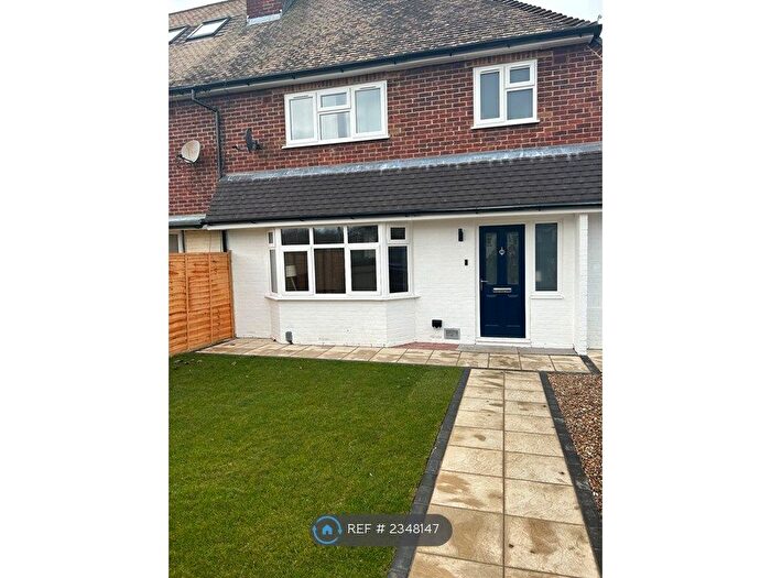 3 Bedroom Semi-Detached House To Rent In Orchard Estate, Twyford, Reading, RG10