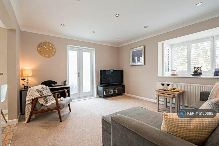 1 Bedroom Flat To Rent In Saint Ives, Ringwood, BH24