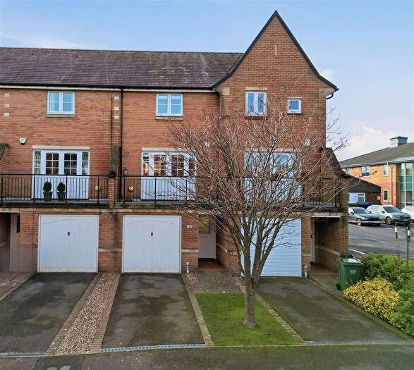 3 Bedroom Town House For Sale In Lister Close, Newbold, S41