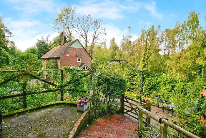 3 Bedroom Semi-Detached House For Sale In Furnace Lane, Cowden, TN8