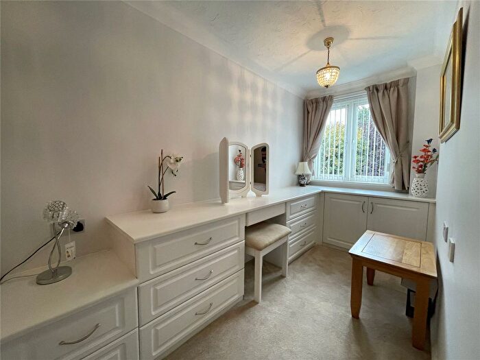 1 Bedroom Flat For Sale In Firwood Drive, Camberley, Surrey, GU15