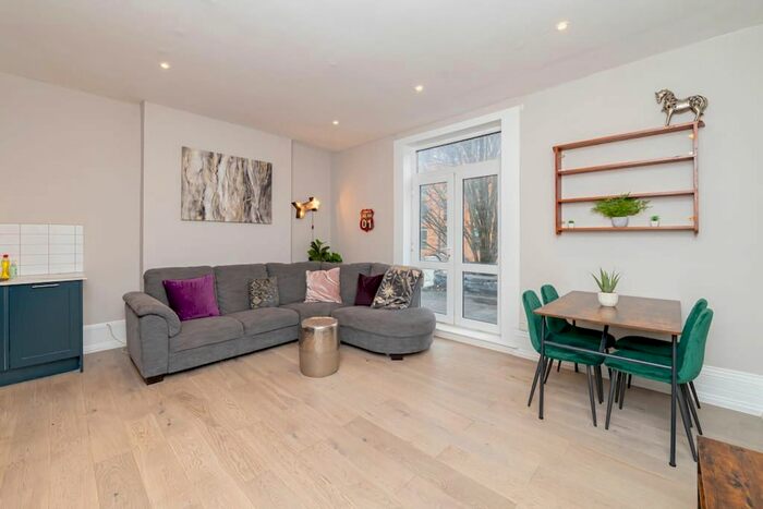 4 Bedroom Flat To Rent In London Road, Brighton, BN1