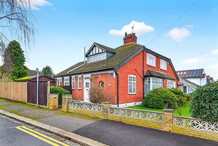 3 Bedroom Semi Detached House For Sale In Wandle Road, Morden, SM4