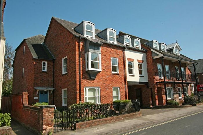 1 Bedroom Flat To Rent In Gosport Street, Lymington, SO41