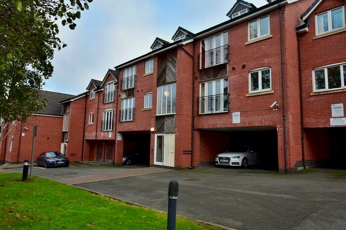 2 Bedroom Flat For Sale In Charles Warren Close, Rugby, CV21