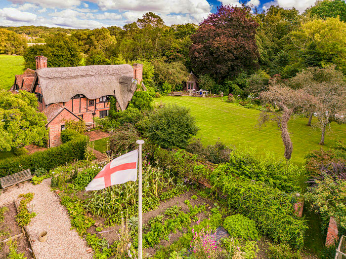 4 Bedroom Detached House For Sale In Roman Way, Stanford Dingley, RG7