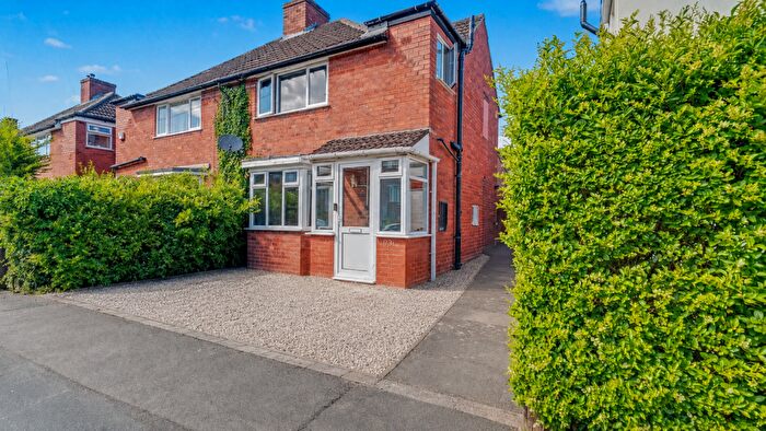 3 Bedroom Semi-Detached House For Sale In Alston Road, Solihull, B91