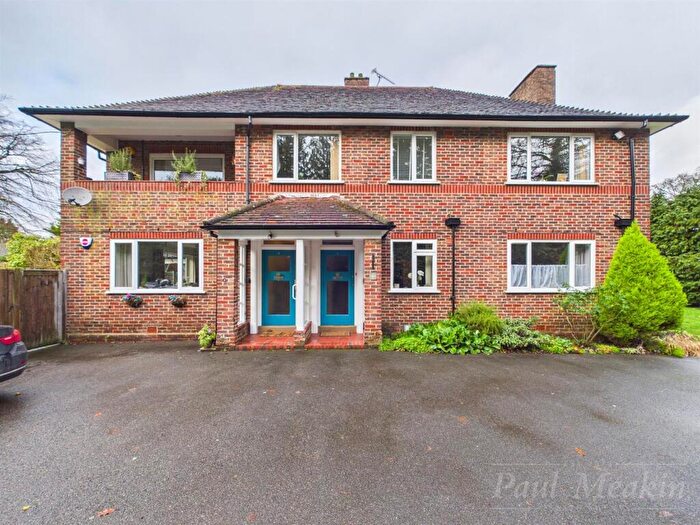 3 Bedroom Maisonette For Sale In Pond House, Limpsfield Road, Sanderstead, CR2
