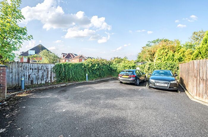 1 Bedroom Flat For Sale In Hill Lane, Shirley, Southampton, Hampshire, SO15