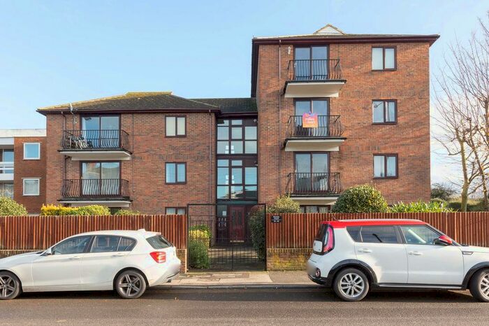 2 Bedroom Flat To Rent In Rowan Court, St. Peters Park Road, Broadstairs, CT10