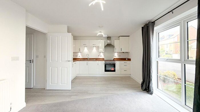 2 Bedroom Flat To Rent In Clark Drive, Yate, BS37