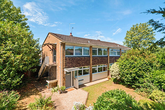 2 Bedroom Maisonette For Sale In Old Orchard, Byfleet, KT14