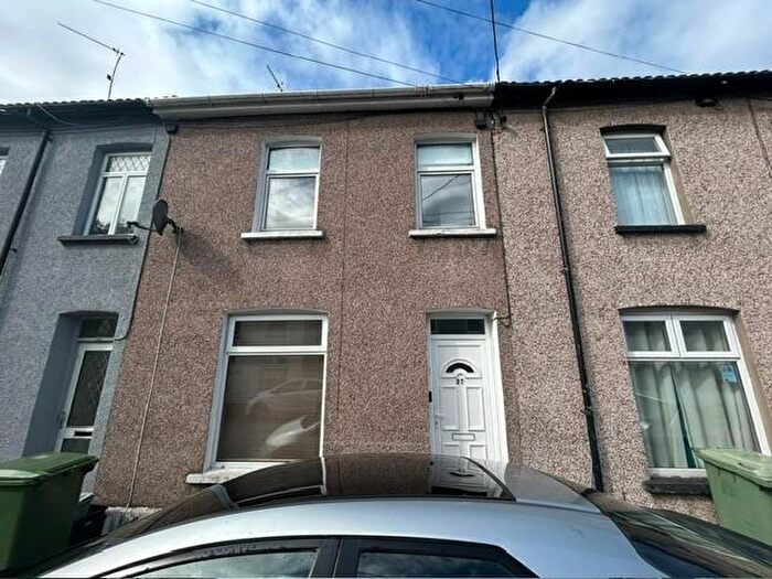 3 Bedroom Terraced House To Rent In Machen Street, Risca, Newport, NP11