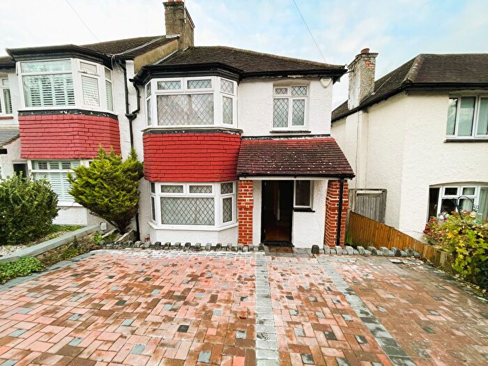 3 Bedroom Semi Detached House To Rent In South Drive, Coulsdon, CR5