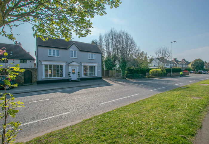 1 Bedroom Apartment To Rent In High Road, Broxbourne, EN10