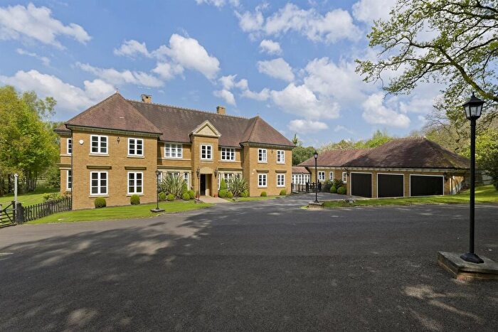 7 Bedroom Detached House For Sale In Guildford Road, Ottershaw, KT16