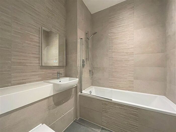 2 Bedroom Apartment To Rent In Normandy House, Basingstoke, RG21