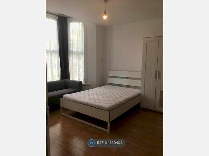 Studio To Rent In Northbrook Rd, Ilford, IG1