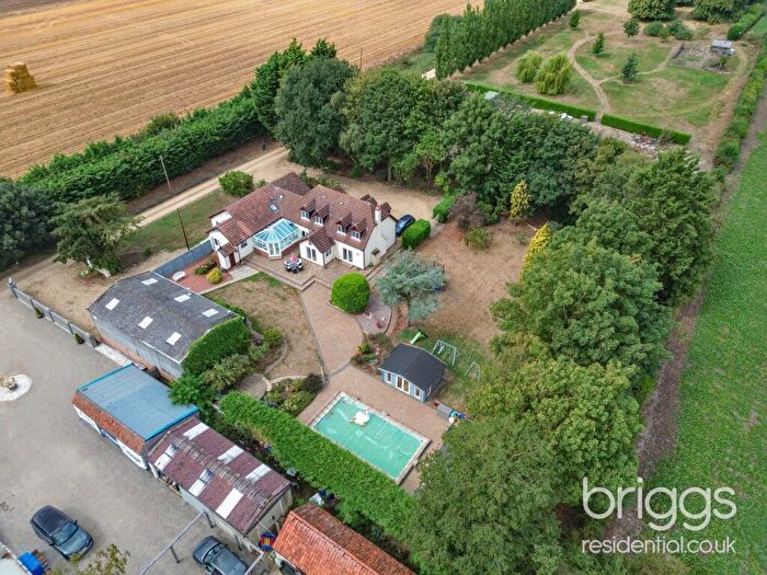 5 Bedroom Detached House For Sale In Stowgate, Deeping St James, Market Deeping, PE6