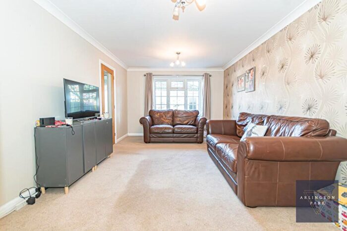 4 Bedroom Detached House For Sale In Walnut Close, Taverham, Norwich, NR8