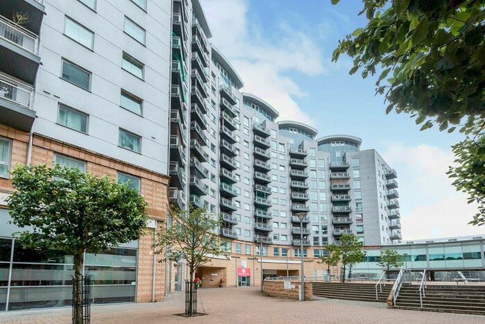 2 Bedroom Flat To Rent In Alencon Link, Basingstoke, Hampshire, RG21