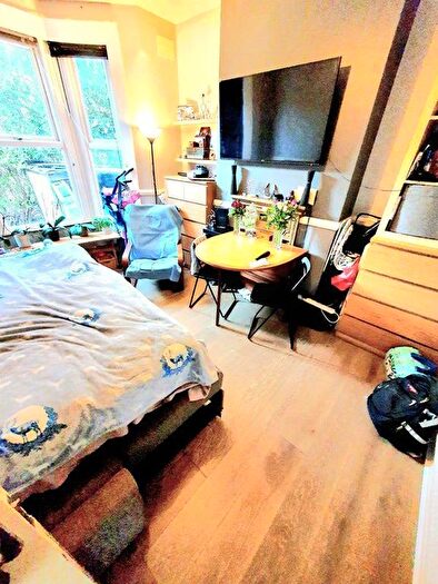 3 Bedroom Flat To Rent In Albert Road, London, E10