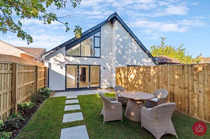 2 Bedroom Semi-Detached House For Sale In Upper Road, Kennington, OX1