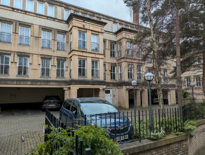 2 Bedroom Flat To Rent In Gayfield Close, Edinburgh, Midlothian, EH1