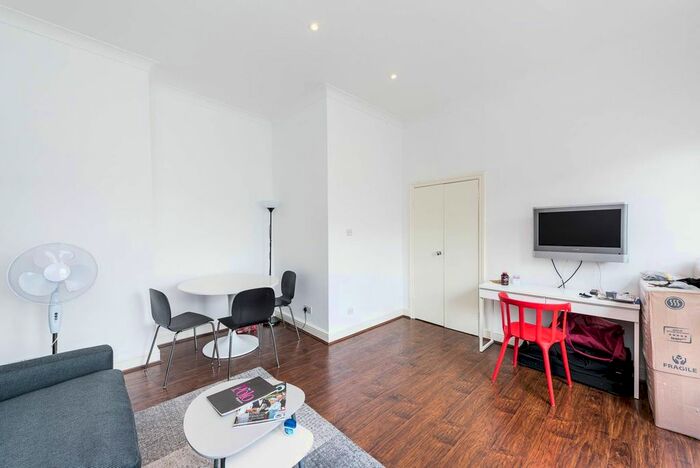 1 Bedroom Flat To Rent In Queens Gate, South Kensington, London, SW7