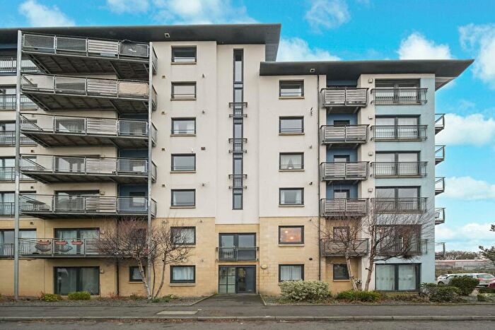 2 Bedroom Flat For Sale In Flat, Drybrough Crescent, Pefferbank, Edinburgh, EH16