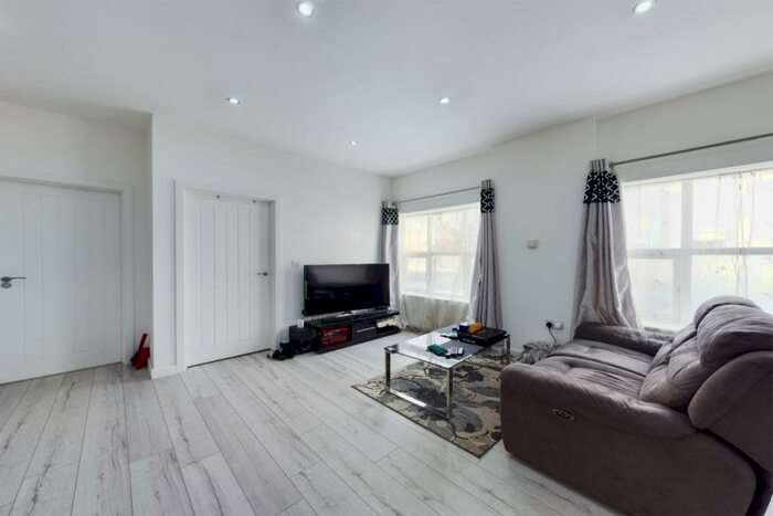 1 Bedroom Flat To Rent In Tresham Street, Kettering, Northamptonshire, NN16