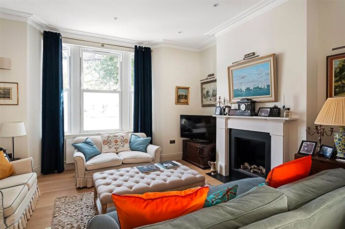 6 Bedroom Terraced House For Sale In Thirsk Road, London, SW11