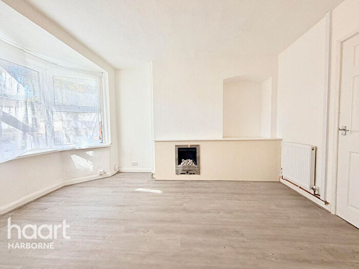 3 Bedroom Terraced House To Rent In Honiton Crescent, Northfield, B31