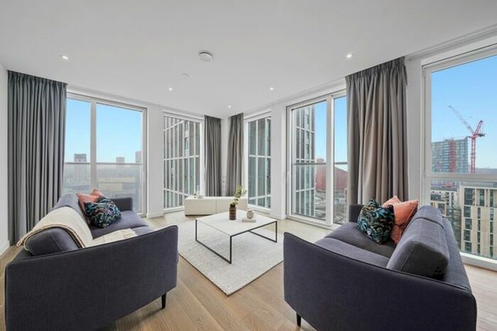 3 Bedroom Flat To Rent In 2, East Park Walk, London E20