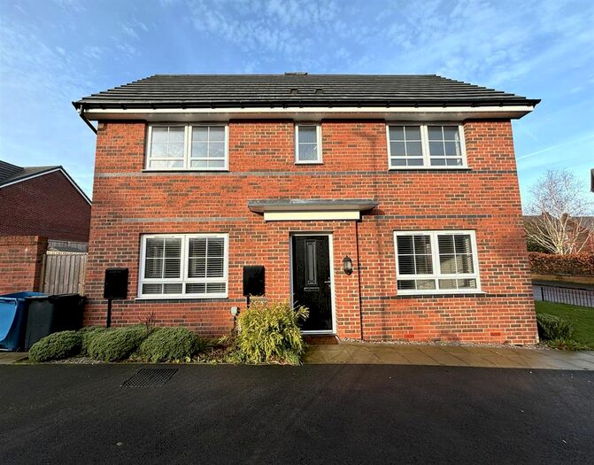 3 Bedroom Semi-Detached House To Rent In Henbury Gardens, Appleton, Warrington, WA4