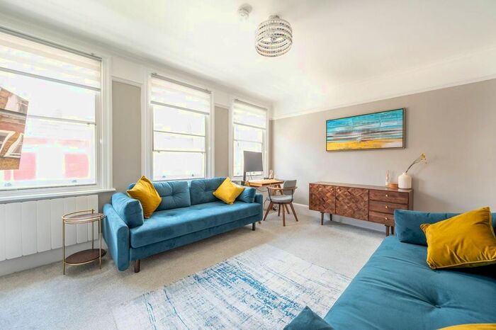 2 Bedroom Flat To Rent In James Street, Marylebone, London, W1U