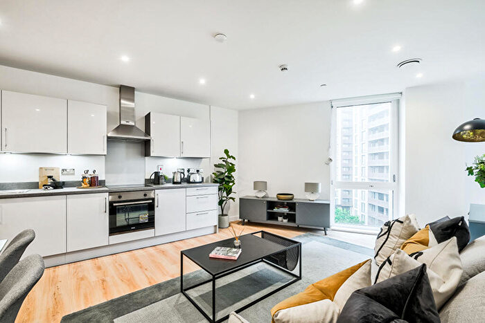 2 Bedroom Apartment For Sale In Crescent Gardens, Cherry Orchard Road, Croydon, CR0