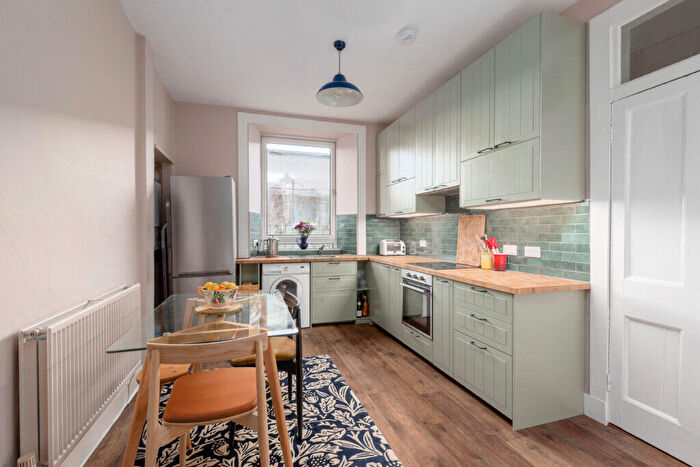 1 Bedroom Flat For Sale In / Hawthornvale, Newhaven, EH6