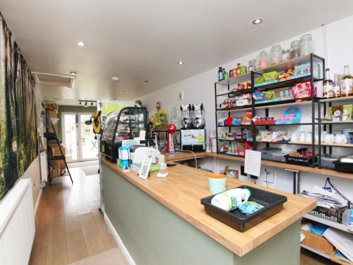 2 Bedroom Detached House For Sale In Brynamlwg, Pontyclun, CF72