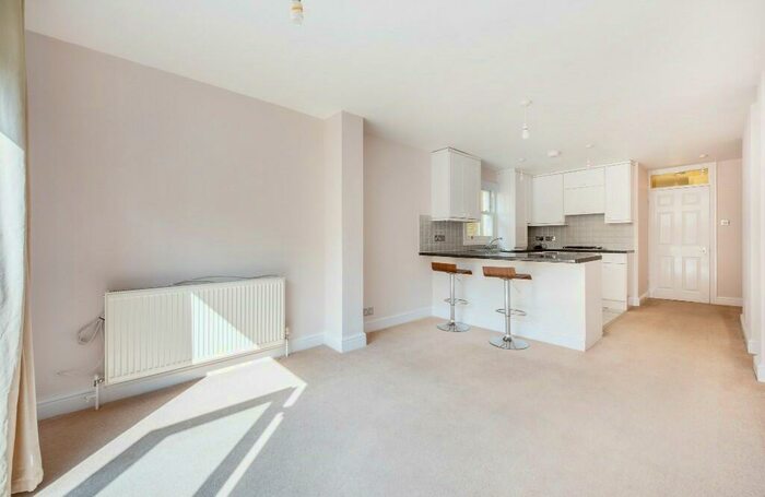 1 Bedroom Flat To Rent In Laitwood Road, London, SW12