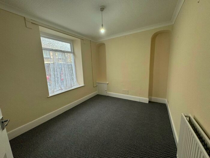 3 Bedroom Terraced House To Rent In Thomas Street Tonypandy - Tonypandy, CF40