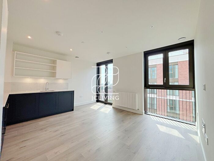 1 Bedroom Flat To Rent In Menara Point, Affinity View, West Ham, E16