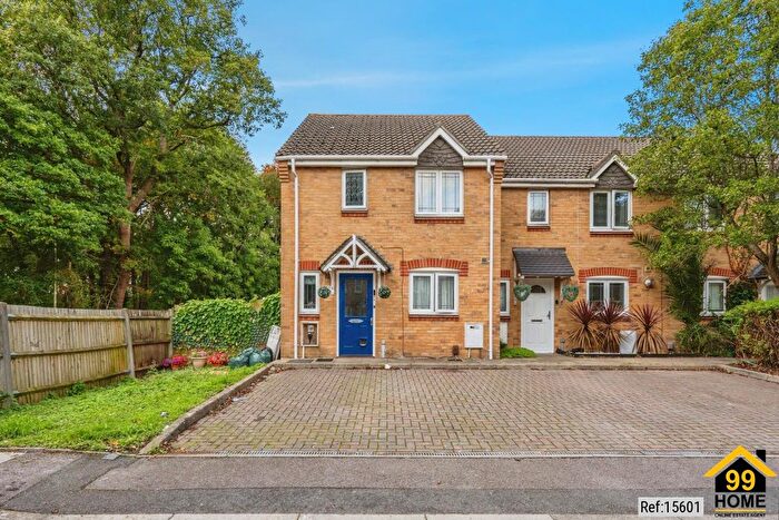3 Bedroom Semi-Detached House For Sale In Grebe Close, Waterlooville, PO8