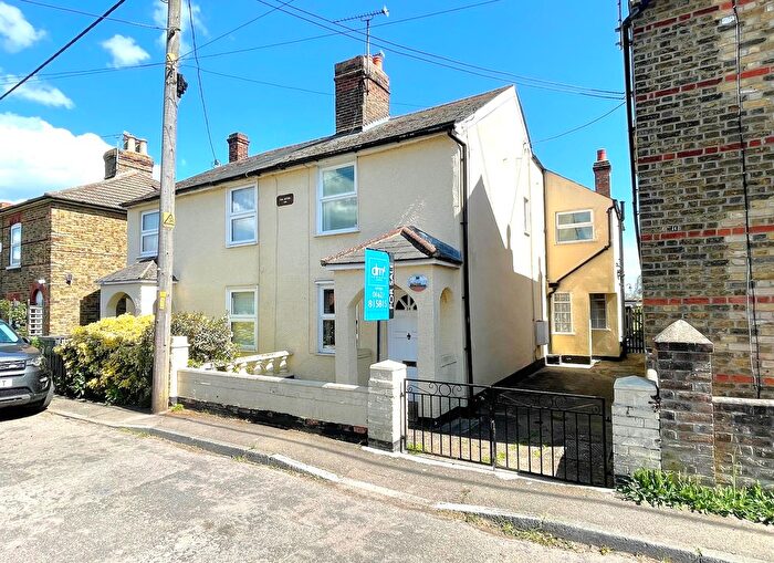 3 Bedroom Semi-Detached House For Sale In Station Road, Tollesbury, CM9