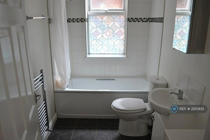 Studio To Rent In Bolton Road, Salford, M6