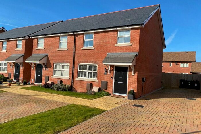 2 Bedroom Semi-Detached House To Rent In Alfrey Close, Southbourne, Emsworth, PO10