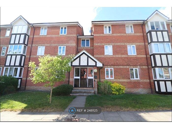 2 Bedroom Flat To Rent In Chandlers Drive, Erith, DA8