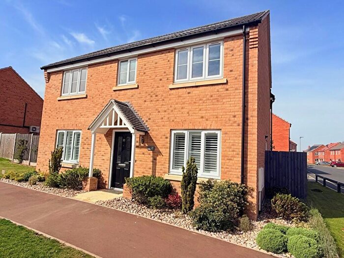 4 Bedroom Detached House For Sale In Kemp Avenue, Acle, Norwich, NR13